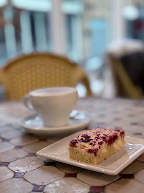 Cappuccino and a blondie